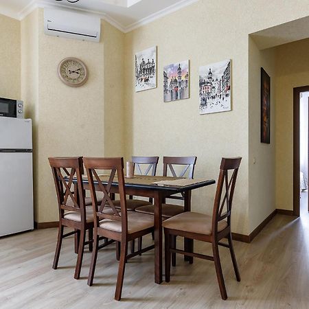 Historic Apartment Sofia In The Old Town 利沃夫 外观 照片
